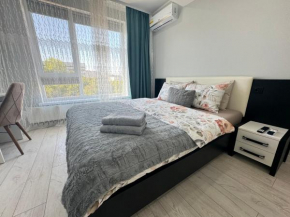 Near Airport Cozy Apartment with Parking